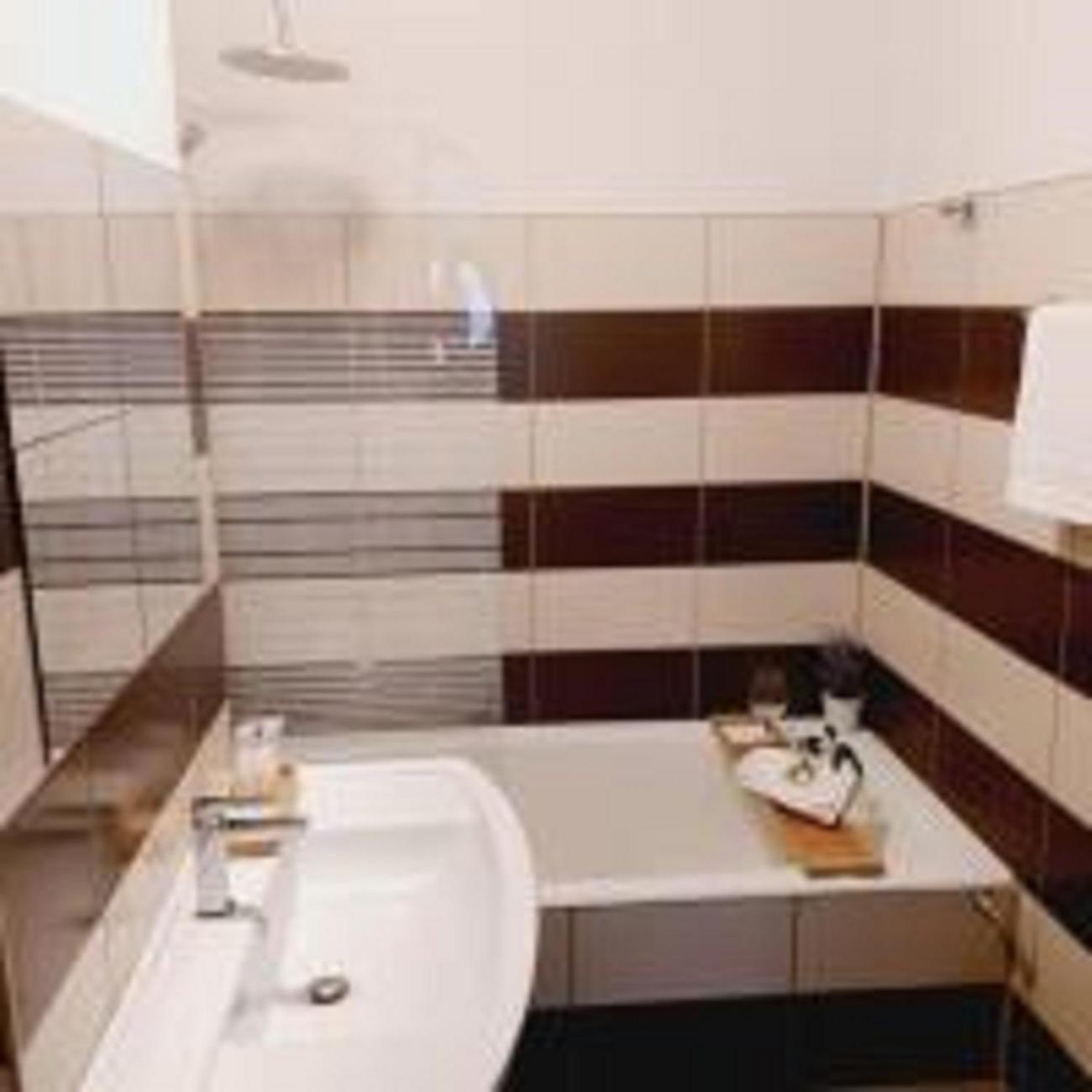 Cozy Apartment In The Center Of Bucarest Esterno foto