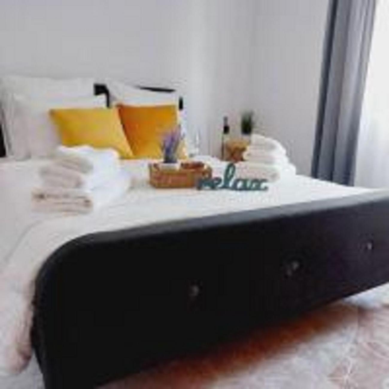 Cozy Apartment In The Center Of Bucarest Esterno foto