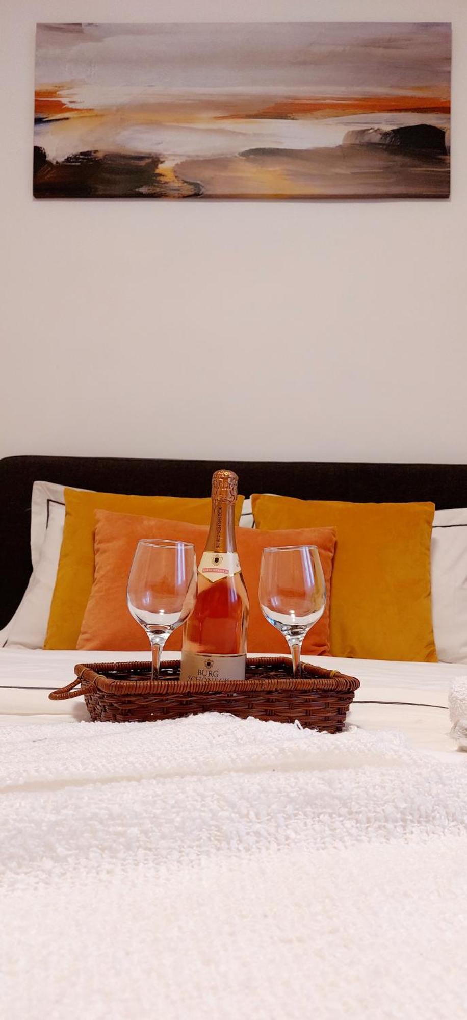 Cozy Apartment In The Center Of Bucarest Esterno foto