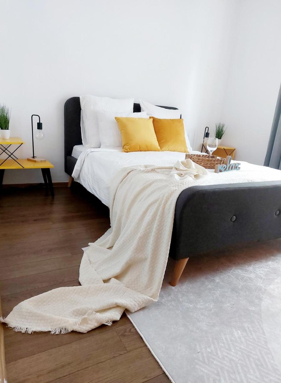 Cozy Apartment In The Center Of Bucarest Esterno foto
